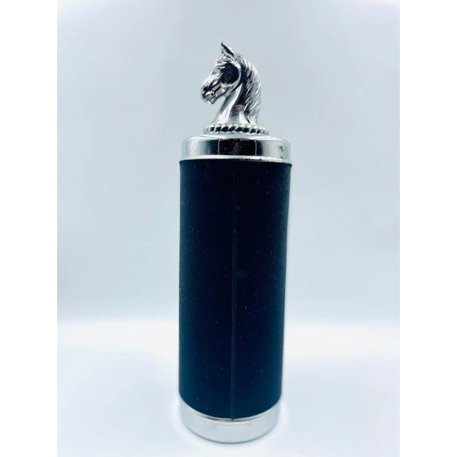 Vintage “Knight in Shining Armor” & Horse Head Ice Bucket & Matching Musical Decanter For Sale In Los Angeles - Image 6 of 13