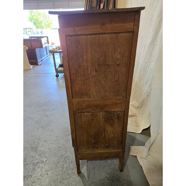19th Century 19th Century French Louis XV Provincial Oak Cabinet For Sale - Image 5 of 10