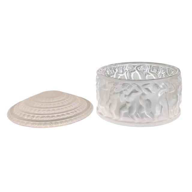 Lalique Enfants Crystal Powder Box With Cherubs.