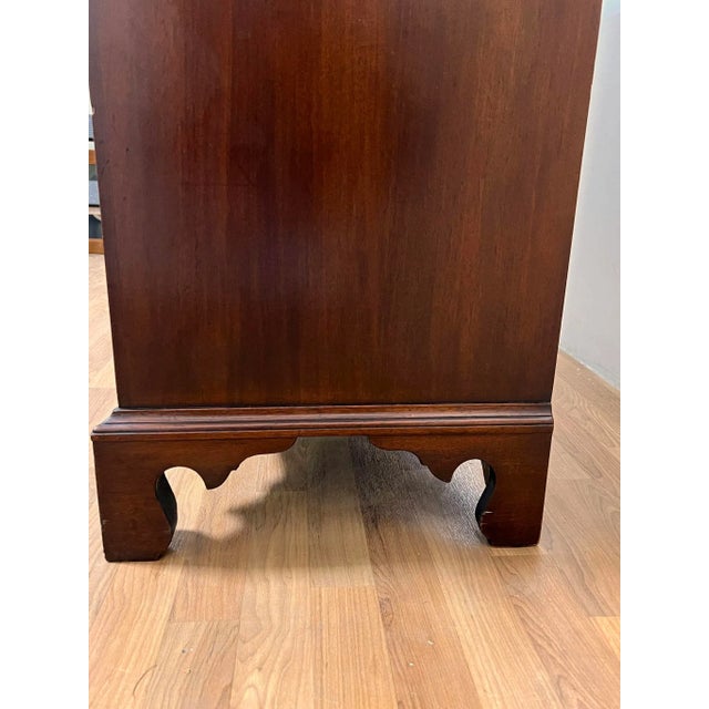 Traditional Ca. 1790s Antique George III Serpentine Mahogany Chest of Drawers For Sale - Image 3 of 13