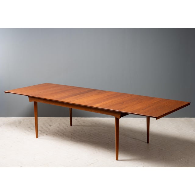 Denmark, ca. 1950s. A large and incredibly well made Model FD 540 dining table by Finn Juhl for manufacturer France & Son....