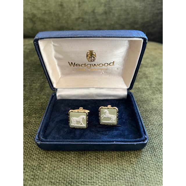 Vintage Wedgwood British Royal Gold Plate & Green Jasper Cufflinks Original Case Vintage Wedgwood British Royal Cufflinks...