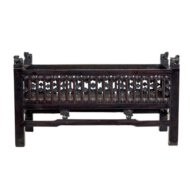 19th Century Chinese Lacquered Children's Bed, 1890 For Sale - Image 3 of 9