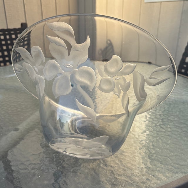 Art Nouveau Hand Etched Floral Bowl Signed by Artist Frank Grosz For Sale - Image 3 of 5