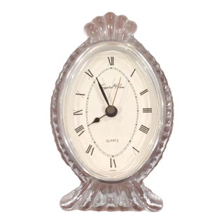 Vintage MCM Crystal Clear Oval Quartz Battery Desk Clock For Sale