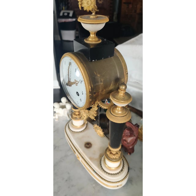 Late 18th Century Louis XVI Ormolu-Mounted Black and White Marble Mantel Clock by Rouviere For Sale - Image 4 of 12