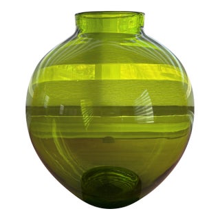 1999 Richard Blenko Signed 917 Bulbous Kiwi Green Glass Vase For Sale