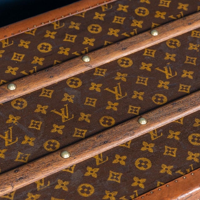 Vintage French Shoe Trunk from Louis Vuitton, 1930 For Sale - Image 10 of 18