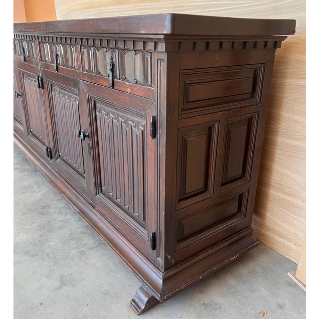 Early 20th Century Large 20th Century Catalan Spanish Baroque Carved Walnut Tuscan Credenza or Buff For Sale - Image 5 of 18