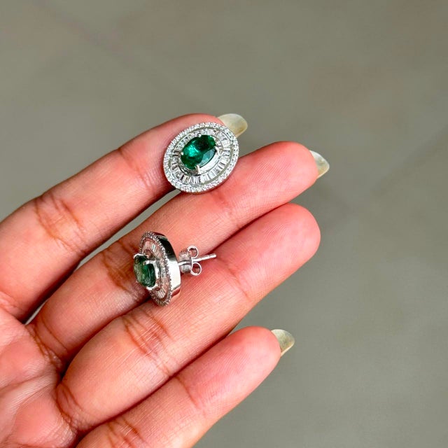 Vintage 2.51ct Emerald & Channel Set Diamond Oval 14k Gold Stud Earrings- 2 Pieces For Sale In New York - Image 6 of 16