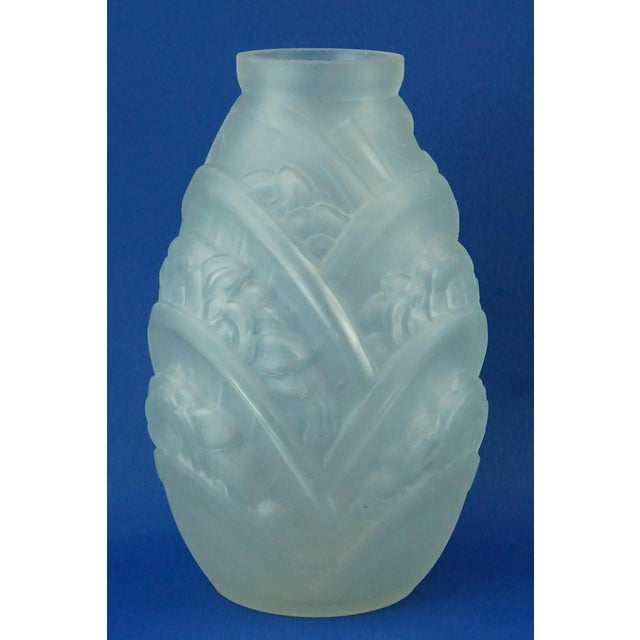 20th Century Art Nouveau Glass Vase Decorated with Bas-Relief from Muller Frères, Lunéville, France, 1900s For Sale - Image 5 of 18