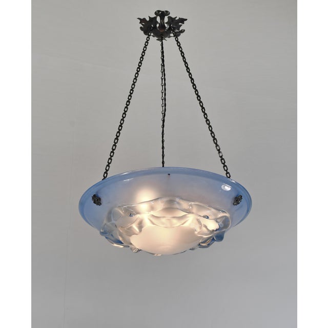 Charles Schneider - Le Verre Français A large French art deco hanging fixture in wrought iron with a nice Schneider Le...