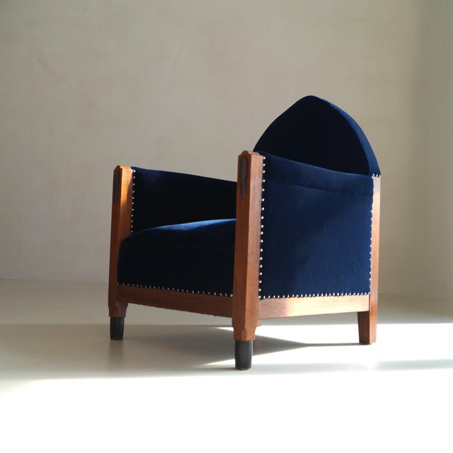 Dutch Art Deco Amsterdam School Armchair in Midnight Blue Velvet, 1920s For Sale - Image 3 of 18