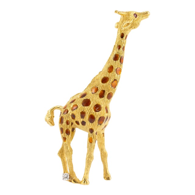 Vintage 18k Yellow Gold Brown Enamel Ruby Eyes Diamond Leg Giraffe Pin Brooch For Sale
