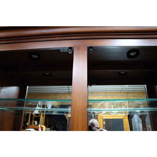 Nichols & Stone Cherry Breakfront Server / Display Cabinet For Sale - Image 9 of 17