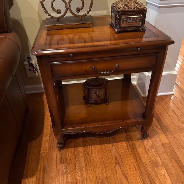 2000 - 2009 Bernhardt Cherry Coffee/Cocktail Table Matching Side Table For Sale - Image 5 of 6