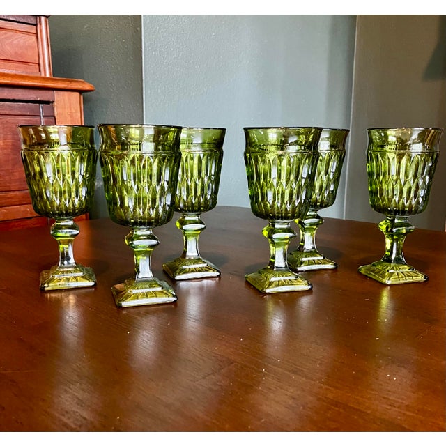 1960s Mid-Century Modern Avocado Green Diamond Point Goblets – Elegant Set of 6 For Sale - Image 4 of 14