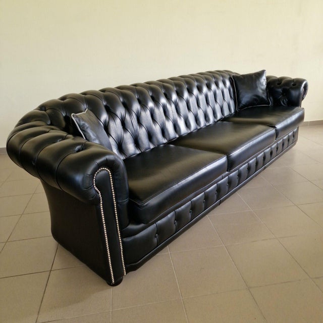 Chesterfield Livingroom Set in Black Genuine Leather, Set of 3 For Sale - Image 4 of 9