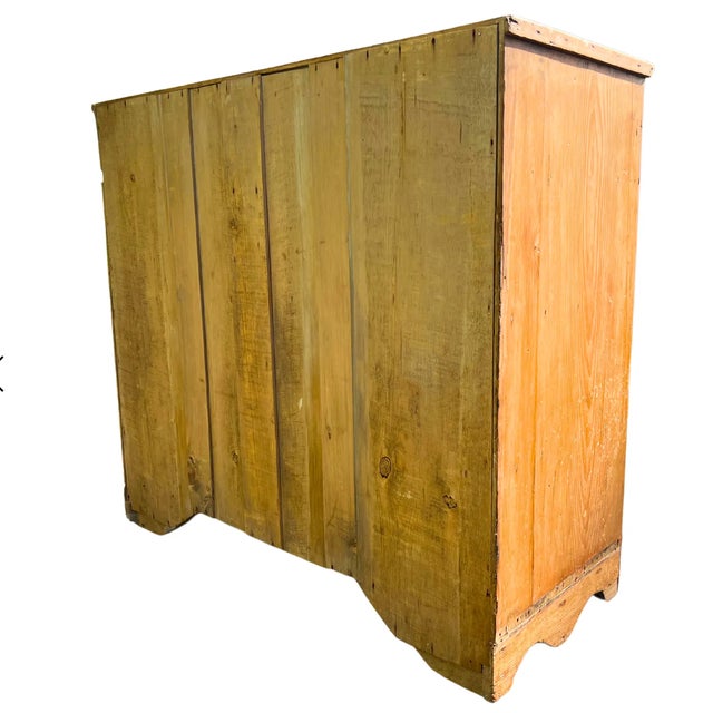 American Primitive Pine Chest of Drawers With Porcelain Knobs, 19th Century For Sale - Image 6 of 10
