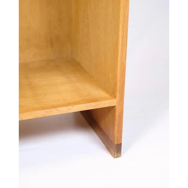 High Bookcase in Oak by Hans J. Wegner for RY Furniture, 1960s For Sale - Image 6 of 9