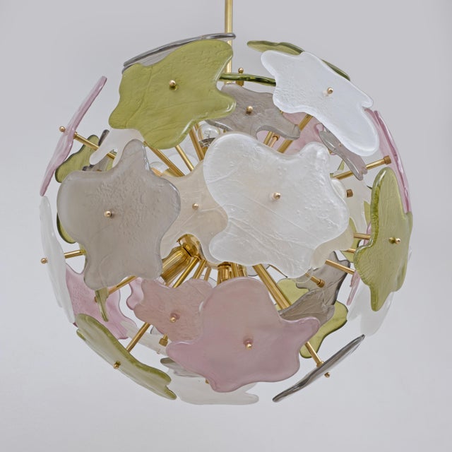Italian Murano Glass Sputnik Chandelier in Pastel Colors and Polished Brass, 2000 For Sale - Image 4 of 13