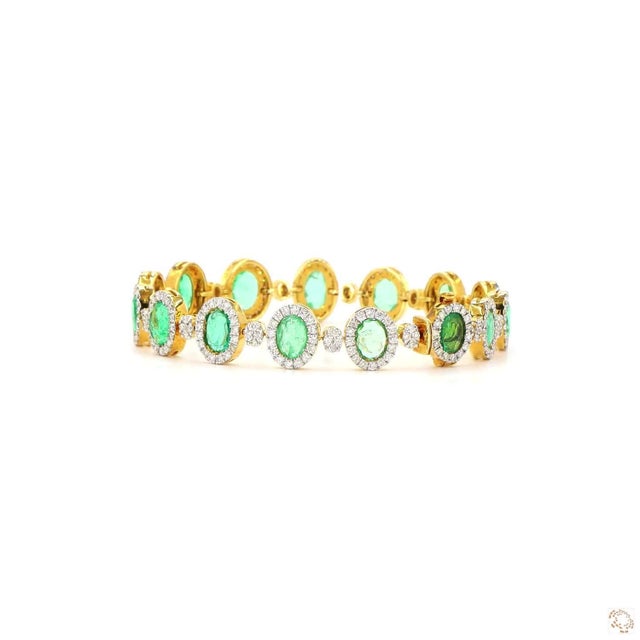 Early 21st Century 2.67 Carat Round Brilliant Cut Diamond Emerald Gold Bracelet For Sale - Image 5 of 9