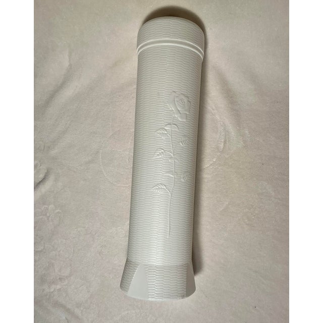 White Vintage Mid-Century Breamco Toilet Paper Storage Canister White Blow Mold Plastic For Sale - Image 8 of 12