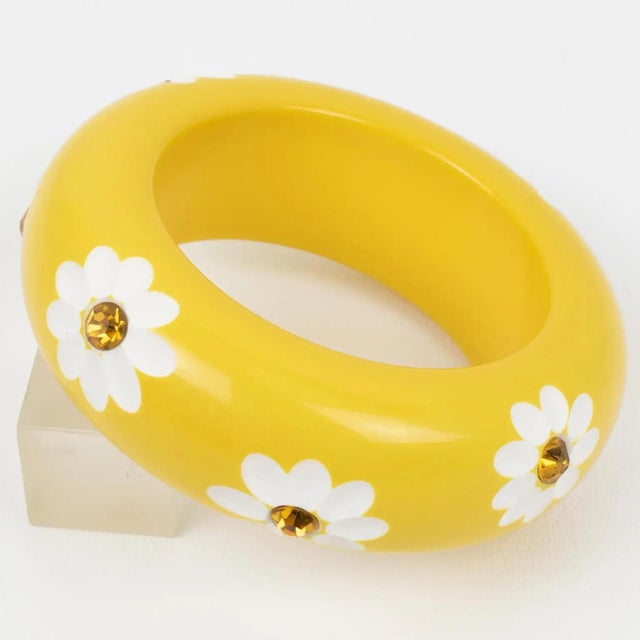 Glass Massive Yellow Resin Bracelet Bangle with Carved Daisy Flowers For Sale - Image 7 of 7