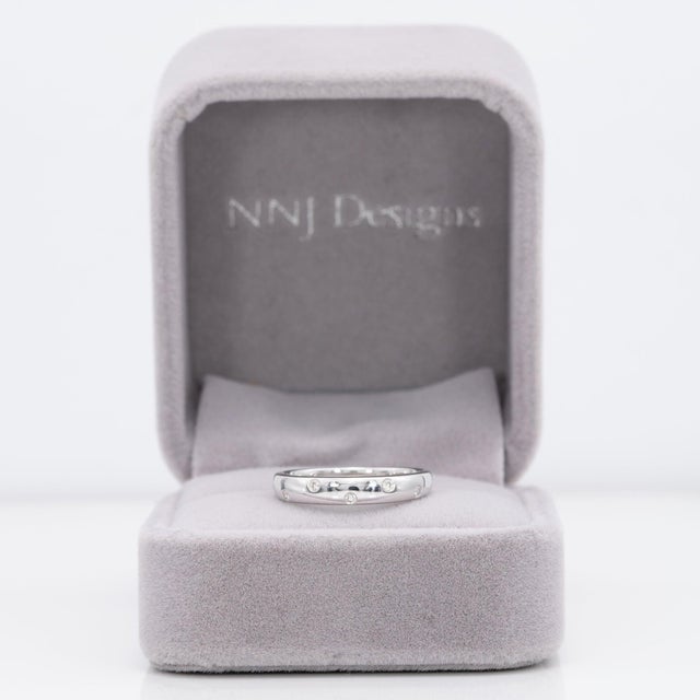 Modern Solid 14k Gold Diamond Band Ring | Natural Diamond Accent Wedding Ring, Size 6.75 For Sale - Image 3 of 9
