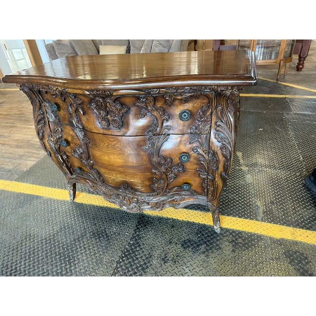 Antique Carved Bombe Chest – Ornate Rococo‑Style Dresser With Curved Front & Floral Relief For Sale - Image 11 of 12