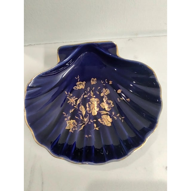 Limoges, France Vintage 1940s Porcelain Limoges Castel France 22k Gold Decorative Dish For Sale - Image 4 of 5