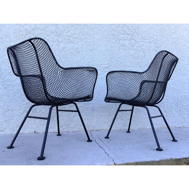 Mid-Century Modern 1950s Set of 2 Russell Woodard "Sculptura" Black Iron Mesh Dining Armchairs, Attributed For Sale - Image 3 of 7
