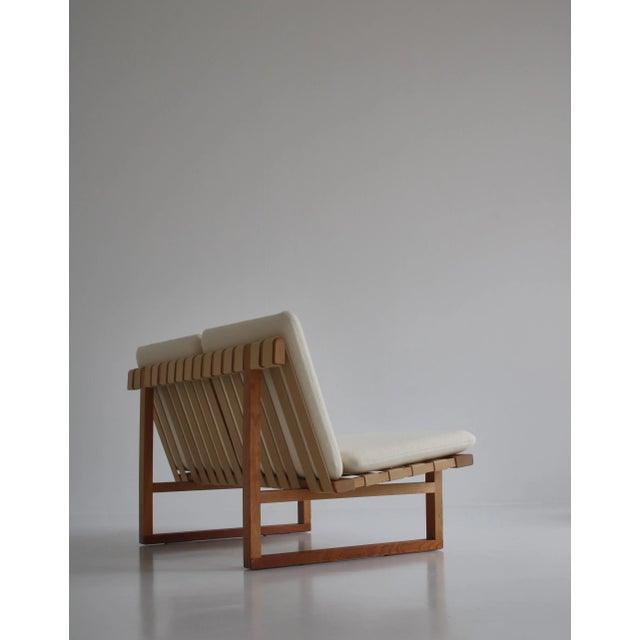 Model 211 2-Seater Sofa in Oak and Ottoman by Børge Mogensen for for Fredericia, 1956, Set of 2 For Sale - Image 14 of 18