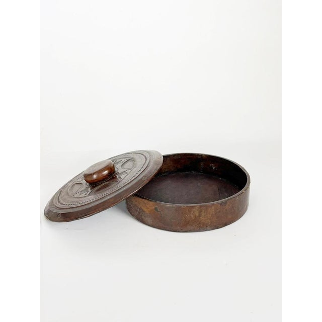 Round Leather Box, France, 1970s For Sale - Image 4 of 8