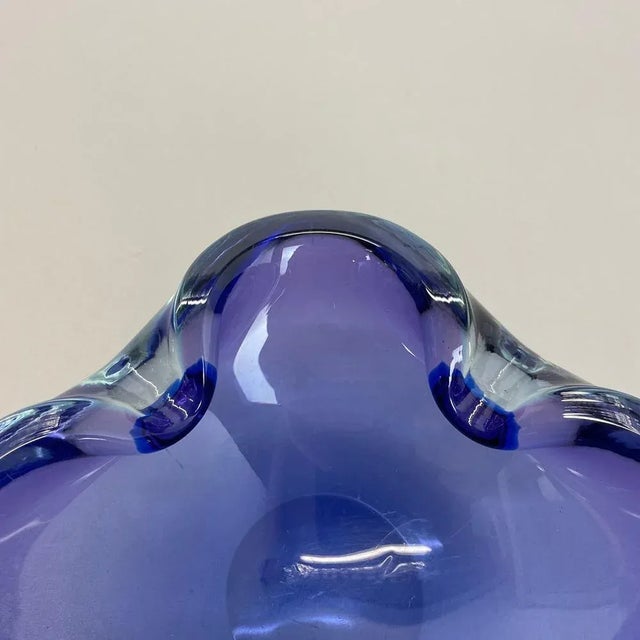Blue Heavy Blue Murano Glass Shell Ashtray, Italy, 1970s For Sale - Image 8 of 17