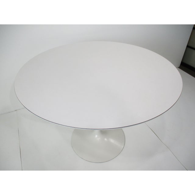 White Eero Saarinen 42" Tulip Dining Table for Knoll For Sale - Image 8 of 9