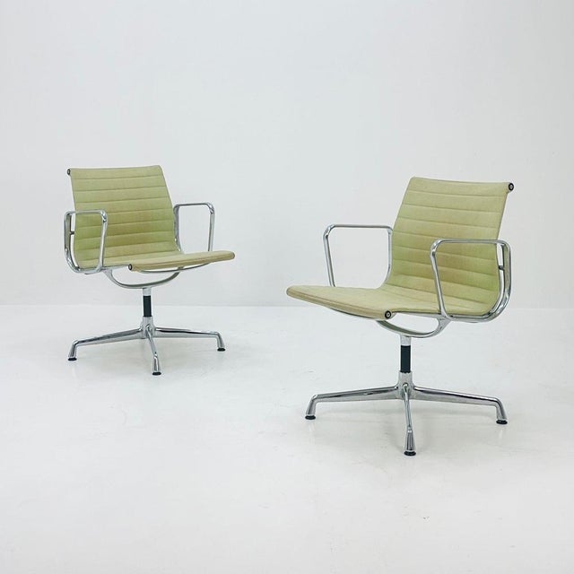 Swivel Office Armchair by Charles & Ray Eames for Herman Miller, 1970s For Sale - Image 11 of 11
