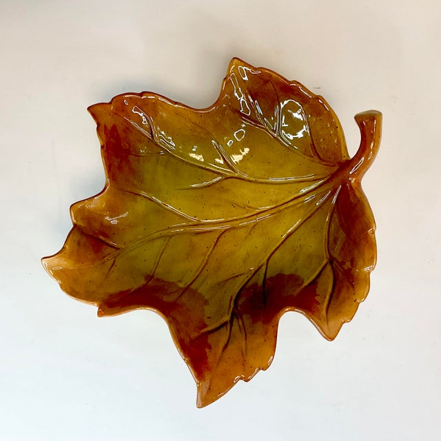 1980s Vintage Majolica Arts & Crafts Americana Fall Leaf Serving Bowl, Halloween & Thanksgiving. For Sale - Image 5 of 11