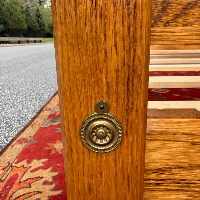 Camel Vintage American Traditional Solid Oak Barley Twist Queen Poster Bed Attr. Jamestown Sterling For Sale - Image 8 of 17