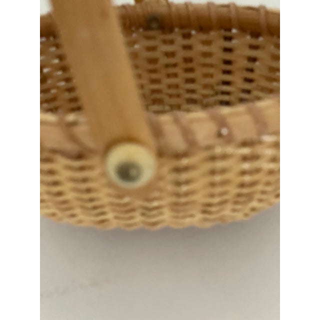 Folk Art Vintage Small Nantucket Handmade Mini Basket For Sale - Image 3 of 5