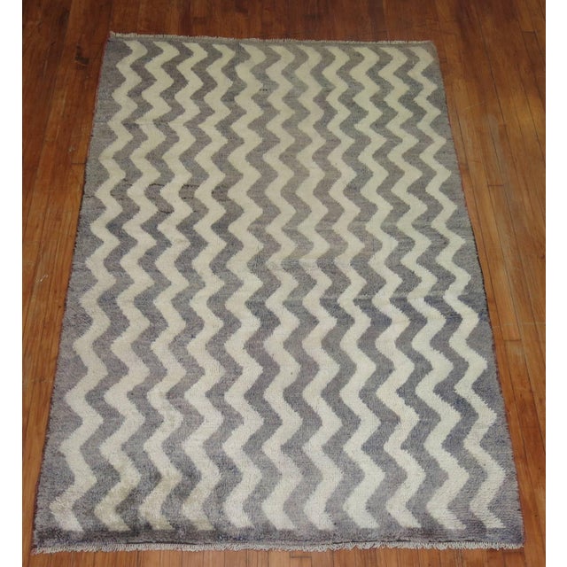 Mid-Century Modern Late 20th Century Tulu Shag Gray and Ivory Shag Rug For Sale - Image 3 of 6