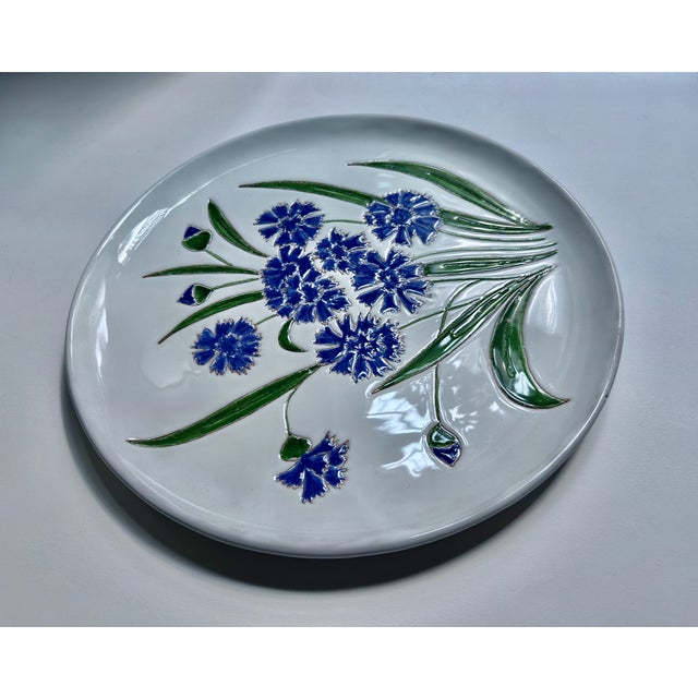 Ceramic Late 20th Century Italian Glazed White Pottery Platter With Blue Cornflowers For Sale - Image 7 of 18
