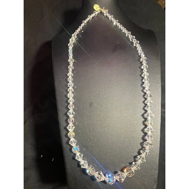 1950s MCM Graduated Aurora Borealis Necklace With Riveted Filigree Box Clasp For Sale - Image 5 of 6