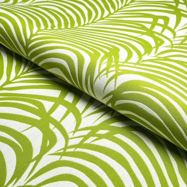 Schumacher Sample - Schumacher Zebra Palm Indoor/Outdoor Fabric in Green For Sale - Image 4 of 5
