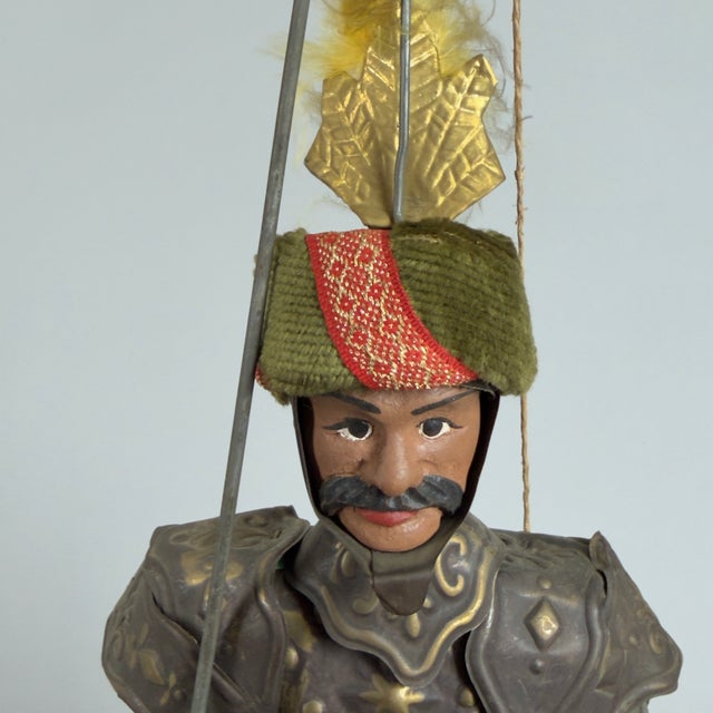 Wood Sicilian Puppet Marionettes in Brass and Wood by Francesco Montoro, 20th Century, Set of 2 For Sale - Image 7 of 12