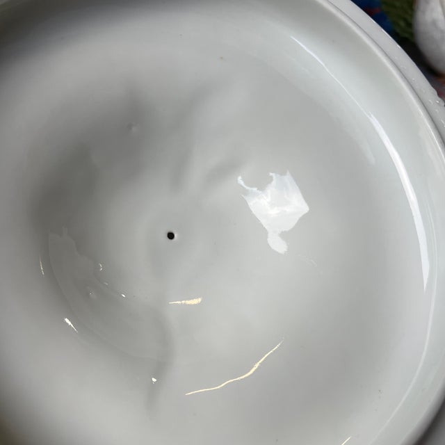 Large White Ceramic Serving Bowl With Matching Lid in a Nautical Style For Sale In Atlanta - Image 6 of 12