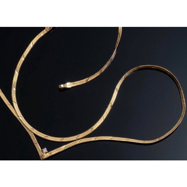 1960s Italian 14k Gold Herringbone Chain Necklace With Solitaire Diamond From Vicenza, Italy. For Sale - Image 5 of 6