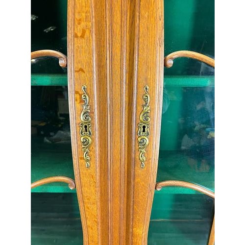 Vintage French Louis XIV Style Oak Display Bookcase For Sale - Image 3 of 13