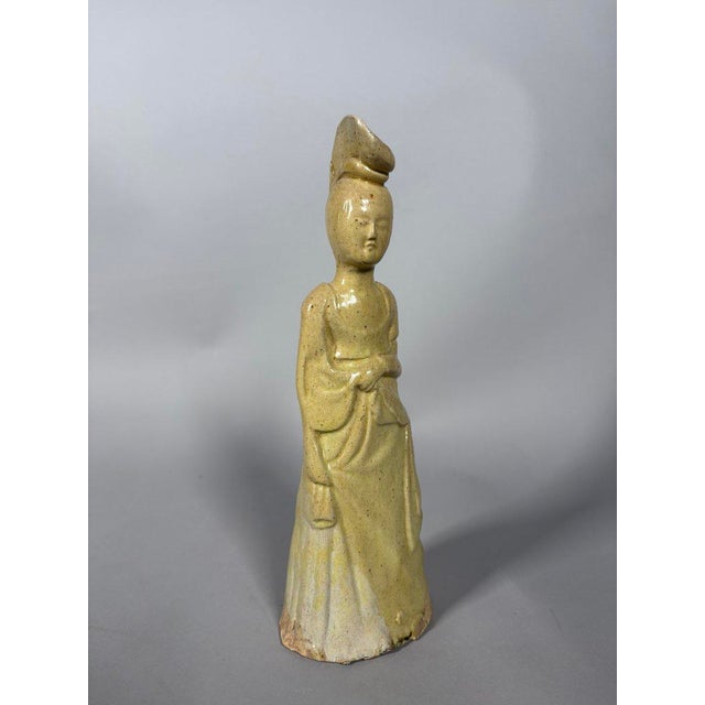 15th Century & Earlier Sculpture of a court lady, Sui dynasty (581-618), China, glazed terracotta For Sale - Image 5 of 6