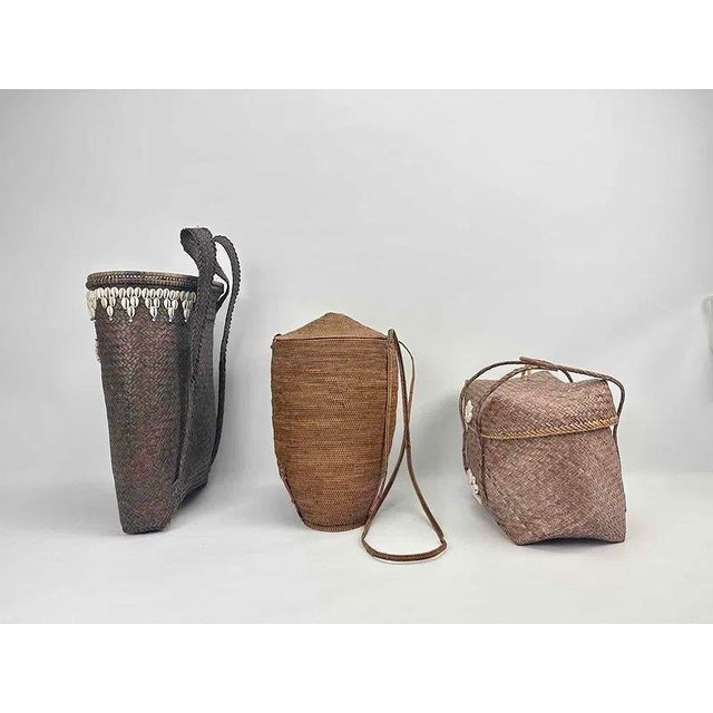 Three Vintage Handwoven Rattan and Shell Bags / Baskets For Sale - Image 4 of 14